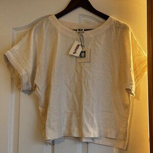 beautiful boxy linen Anne Klein shirt.